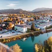 Unser Standort in Hallein, Österreich wurde 1953 gegründet und zählt heute rund 160 Mitarbeiter (m/w/d).